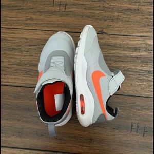 Toddler BoyS Nike shoes size 10c